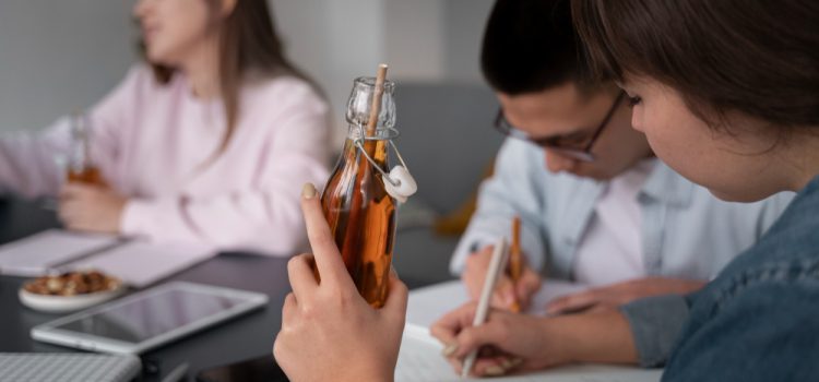 Consumo de sustancias y otros comportamientos adictivos: prevenir e intervenir en el ámbito laboral. Consumo de sustancias y otros comportamientos adictivos: prevenir e intervenir en el ámbito laboral.